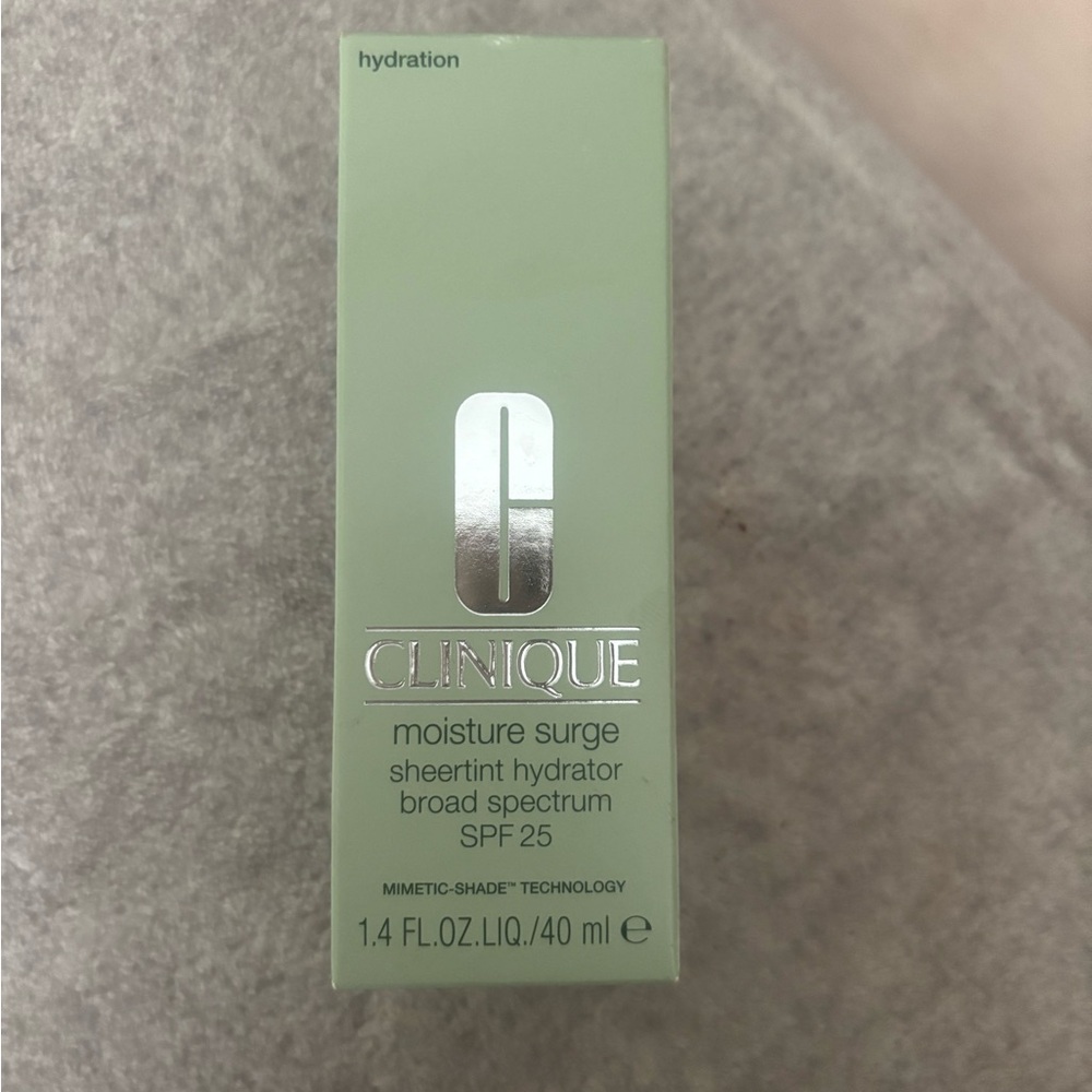 Clinique Moisture Surge Sheertint Hydrator SPF 25 - Green